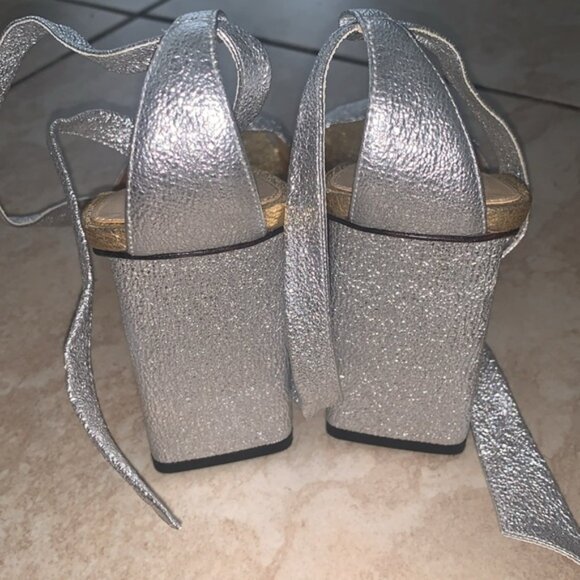 Alexandre Birman Silver/Gold Leather Bow Sandal Heels 39.5 - WORN ONCE - Picture 10 of 11